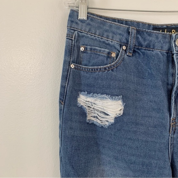 Indigo Rein Dark Wash Heavy Distressed Boyfriend Denim Capris Size 11 - Picture 2 of 5